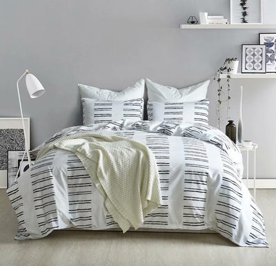 Bedding Three Sets Of Quilts And Sheets